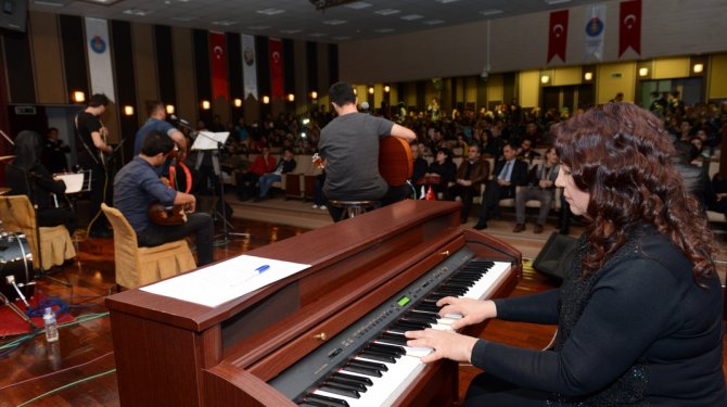 KSÜ’de 25. Yıl Kutlama Etkinlikleri Konserle Başladı