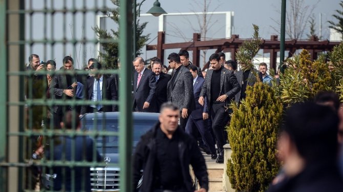 Cumhurbaşkanı cuma namazını Üsküdar Hz. Ali Camii’nde kıldı