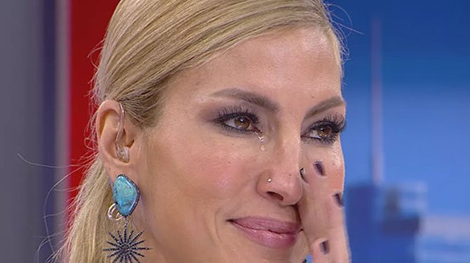 Çağla Şıkel ağlayarak veda etti!