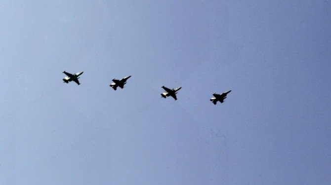 Sınırda Suriye rejimine ait uçak düştü