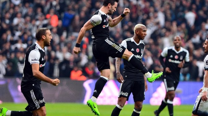 Gökhan Gönül: “Neden UEFA Avrupa Ligi’ni kazanmayalım”