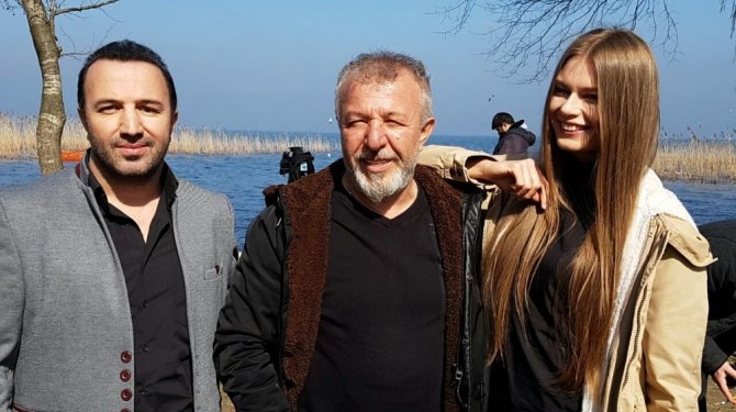 Arabesk-fantezi müziğin yeni sesi kamera karşısında