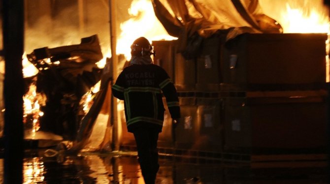 Kocaeli’de büyük fabrika yangını
