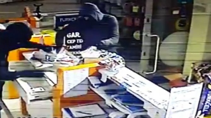 50 saniyede 50 bin liralık vurgun yaptılar