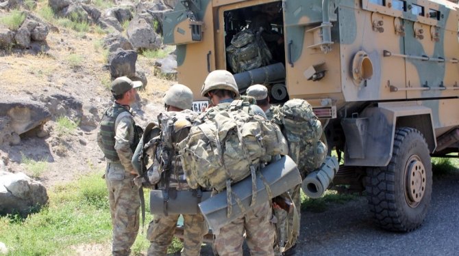 5 tabur askerle terör operasyonu yaptılar