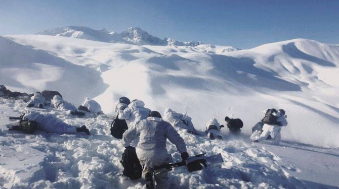 PKK sığınakları imha edildi