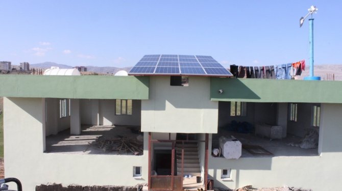 Yüksek faturaya kızıp bakın ne yaptı?