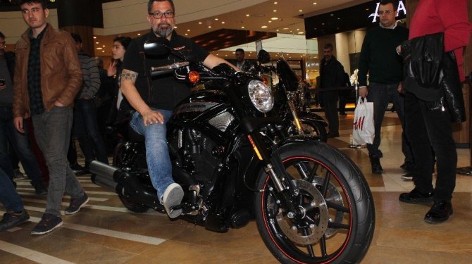 Efsane motosikletler görücüye çıktı