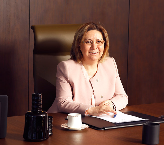 “Kadın, insan olabilmenin en temel unsuru, hayatın can damarıdır”