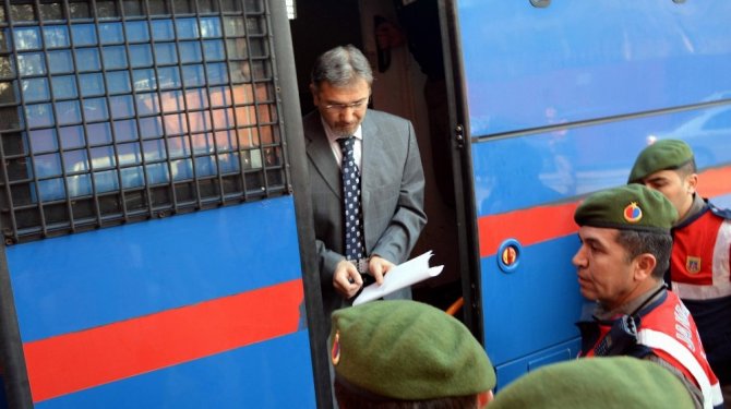 Adil Öksüz’ün kardeşinden flaş açıklama