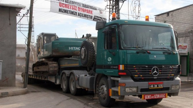 İş makineleri Suriye'ye gönderildi