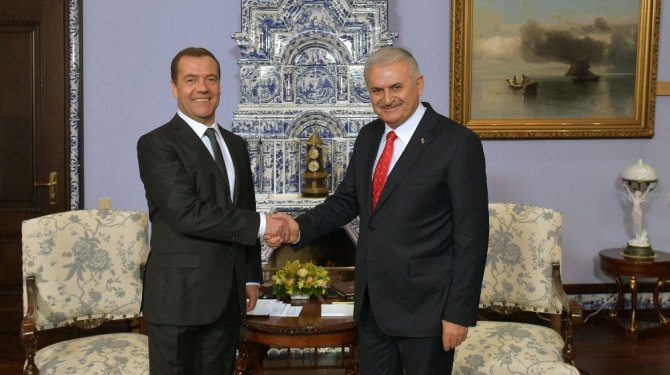 Başbakan Binali Yıldırım, Rusya Başbakanı ile görüştü