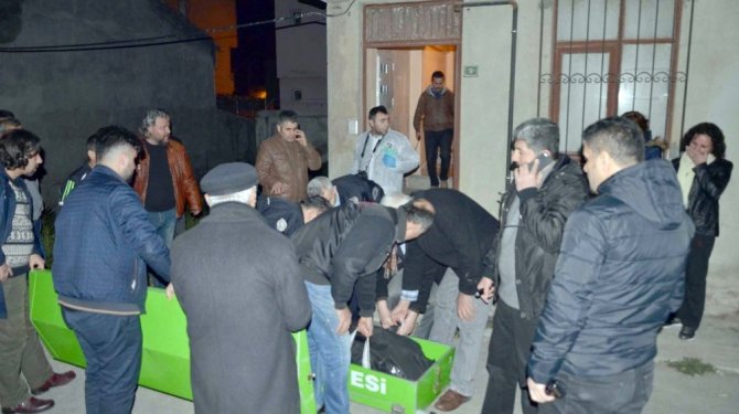 Bir kadın cinayeti daha: Oğlu aranıyor !