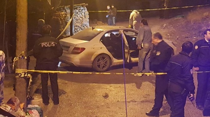 Başkent’tin ortasında otomobili taradılar: 2 ölü