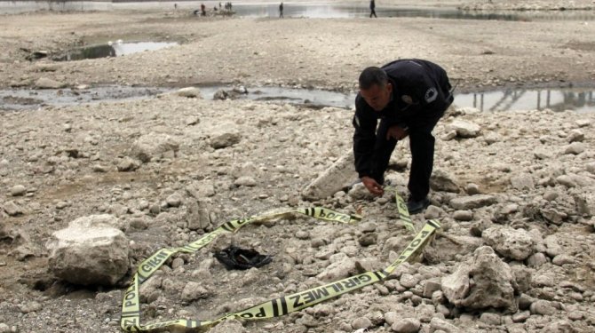 Adana bulunan el bombasını sosyal medyadan canlı yayınladı