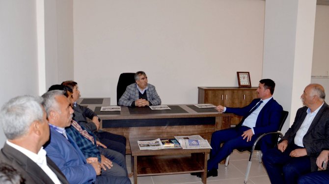 Başkan Okumuş muhtarlar derneğini ziyaret etti