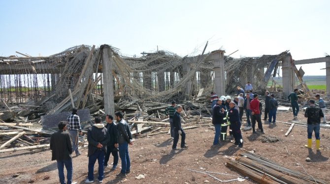 Kalıpların çökmesi sonucu 3 işçi yaralandı