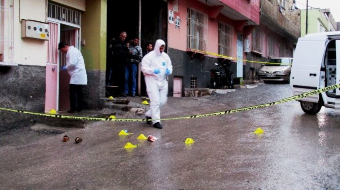 Cinnet geçiren eski eş kurşun yağdırdı