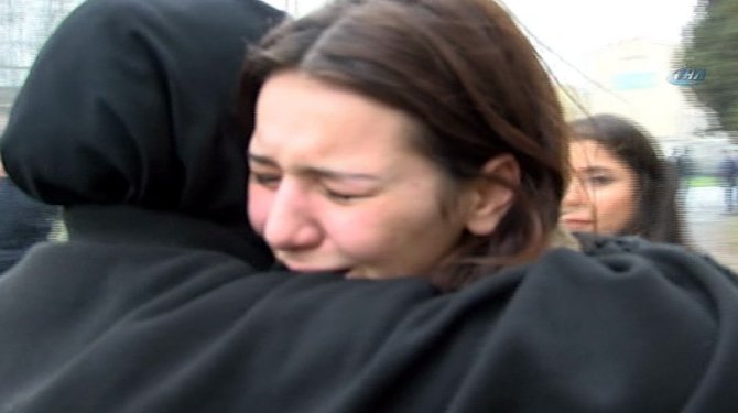 Geç kalınca YGS’ye alınmayan öğrenci gözyaşlarına boğuldu