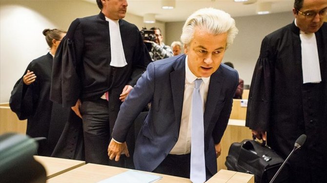 Hollanda'nın kararlarını ırkçı lider Wilders belirledi