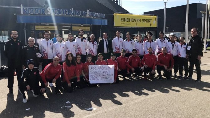 Hollanda’da bulunan tekvandoculardan tepki