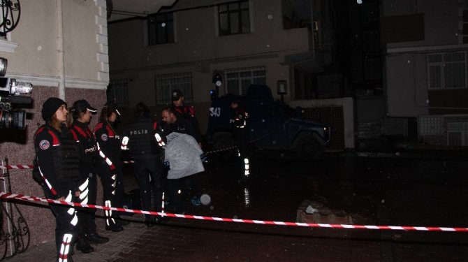 Babasının yanında vurulan genç kız hayatını kaybetti