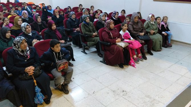 Beslenme Dostu Okul Yaşar Gölcü, Uzman Diyetisyeni Velilerle Buluşturdu