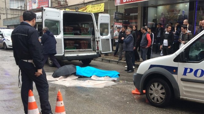 İzmir’de trafik kazaları: 2 ölü
