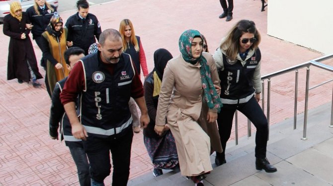 "FETÖ ablası" engelli çocuğu için serbest bırakıldı