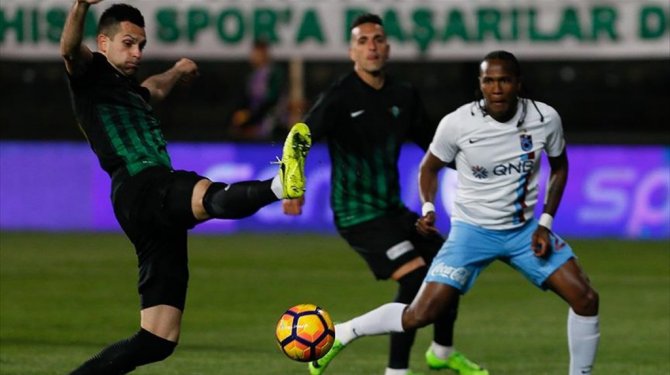 Trabzonspor 3 puanı 2. yarıda aldı