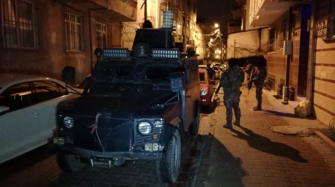 Narkotik operasyonu; çok sayıda gözaltı var