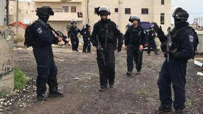 İsrail askerleri 36 Filistinliyi gözaltına aldı