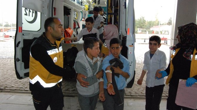 26 öğrenci zehirlendi