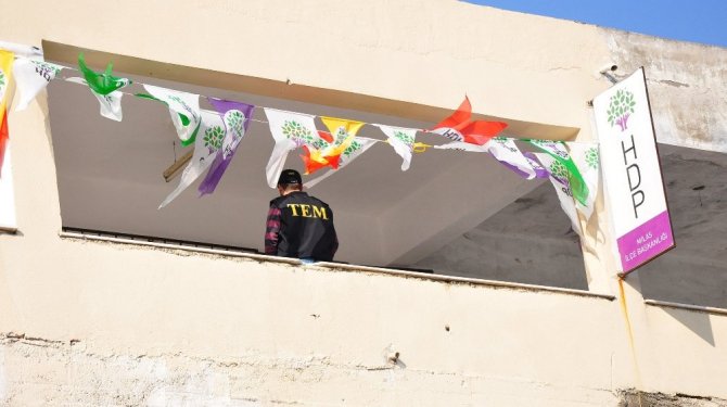 Polis HDP binasında arama yaptı