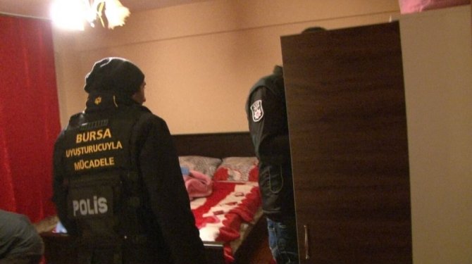 Zehir tacirlerine darbe: 44 gözaltı