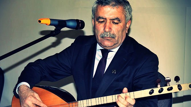 Ozan Emekçi Kimdir?