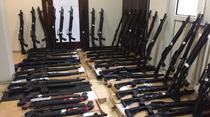 Cephanelik gibi kamyonet!