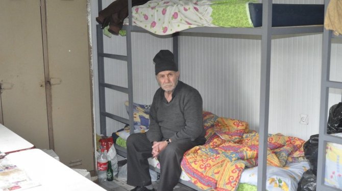 40 yıldır görmediği kızına ulaşabilmek için yardım bekliyor