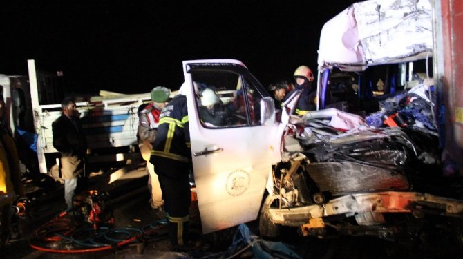 Kar ve buzlanma facia getirdi: 2 ölü, 18 yaralı