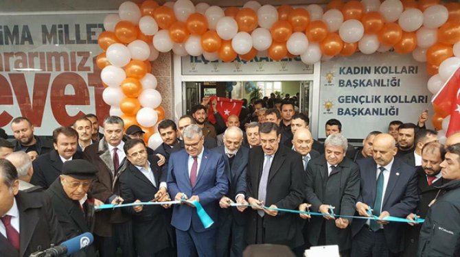 Ak Parti Dulkadiroğlu İlçe Binası açılışı yapıldı