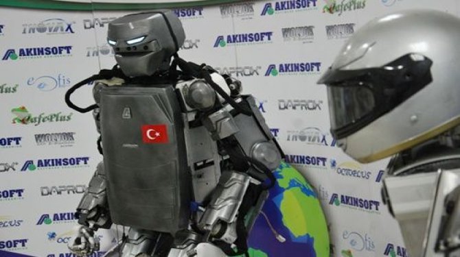 Yeni Türk robot evde kadınların en büyük yardımcısı olacak!