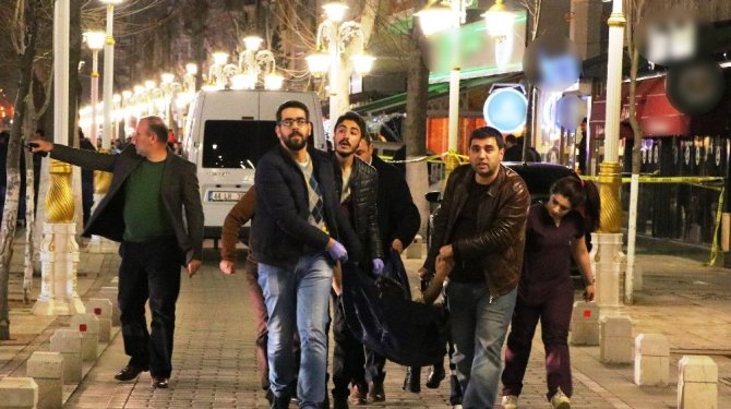 Kafede silahlı kavga: 2 ölü, 10 yaralı