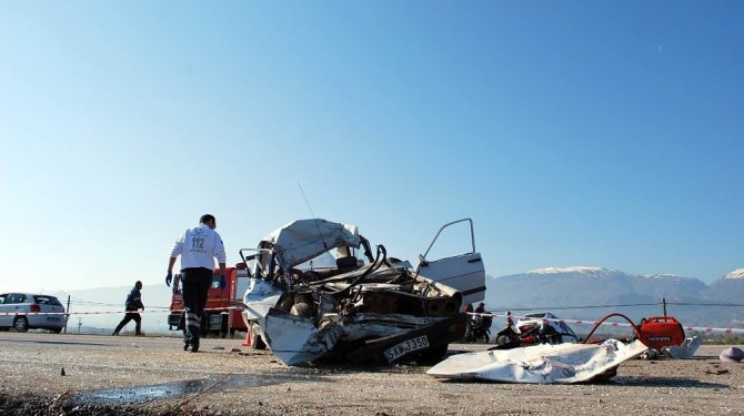 Kaza değil felaket; 3 ölü, 2 yaralı