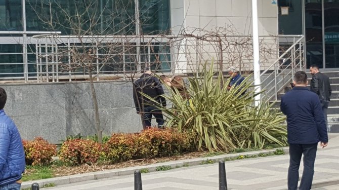 Miting alanı yakınında şüpheli paket paniği