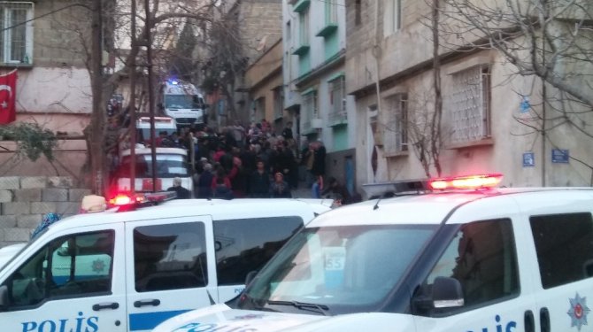 Salıncak ipi boğazına dolanan 10 yaşındaki çocuk öldü