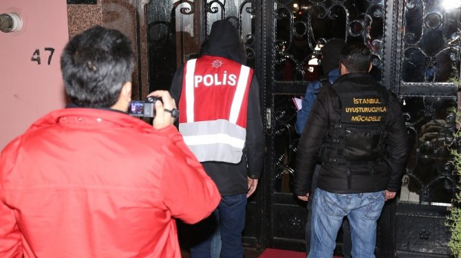 17 ilde dev FETÖ operasyonu yapıldı; polisler gözaltında