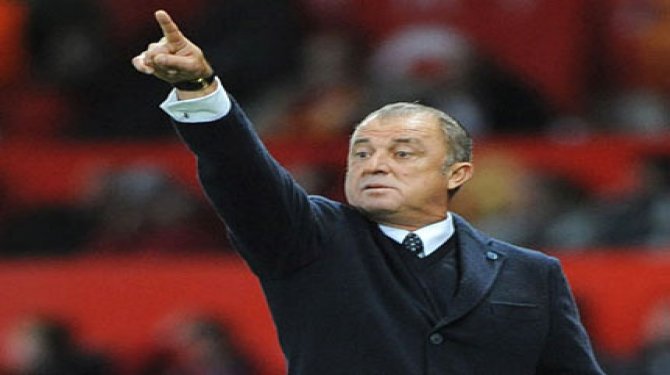 Türkiye Futbol Direktörü Fatih Terim kadroda değişikliği seviyor