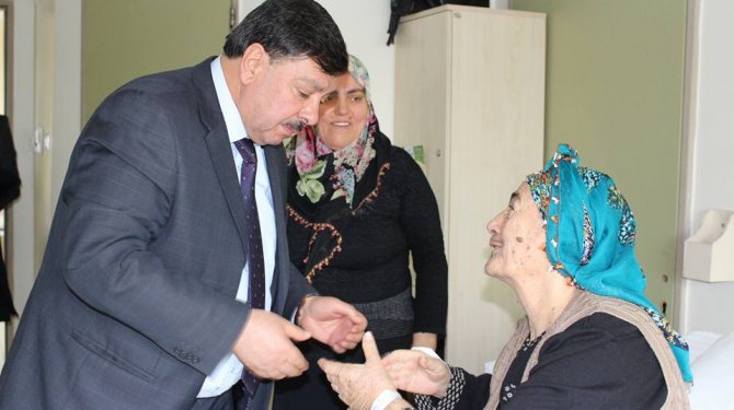 Başkan Çeleğen’in Ziyareti Hastalara Moral Oldu