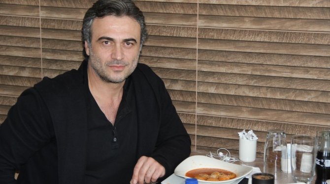 Kutsu; "Müzik olmasa, oyunculuk olmazdı"