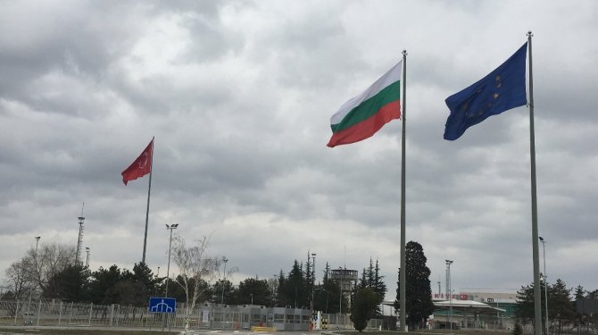 Türk gazetecilere Bulgar yetkililer geçiş izni vermedi